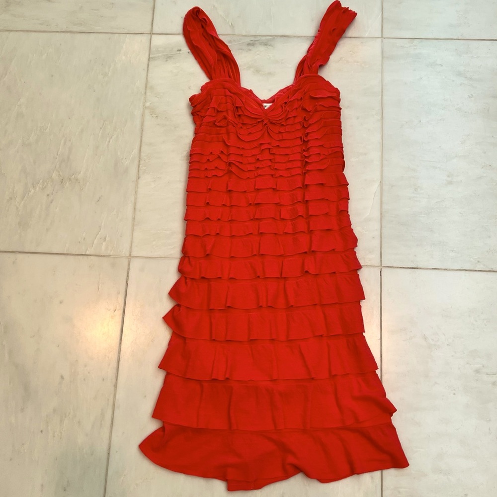 Fun fitted summer dress! Size M